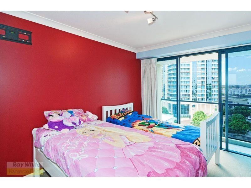 43/45 Deakin Street, Kangaroo Point QLD 4169