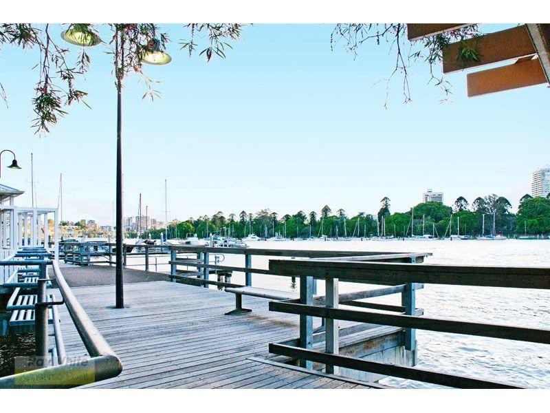 43/45 Deakin Street, Kangaroo Point QLD 4169