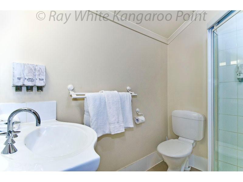 339/85 Deakin Street, Kangaroo Point QLD 4169