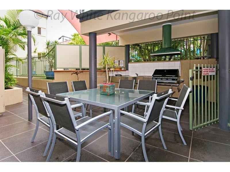 339/85 Deakin Street, Kangaroo Point QLD 4169