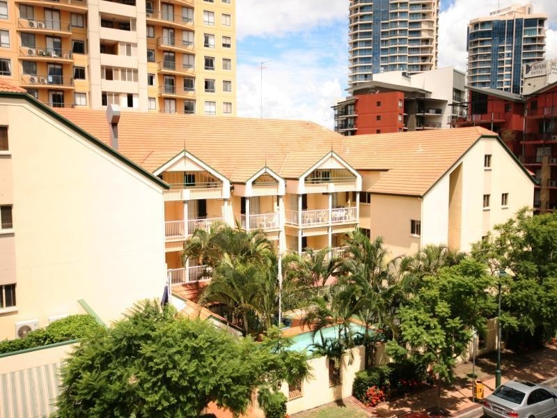 85 Deakin Street, Kangaroo Point QLD 4169