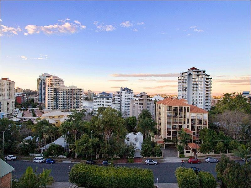 24/57 Lambert Street, Kangaroo Point QLD 4169