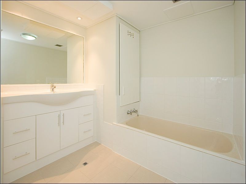 2/89 Thorn Street, Kangaroo Point QLD 4169