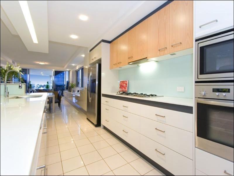 12/98 Thorn Street, Kangaroo Point QLD 4169