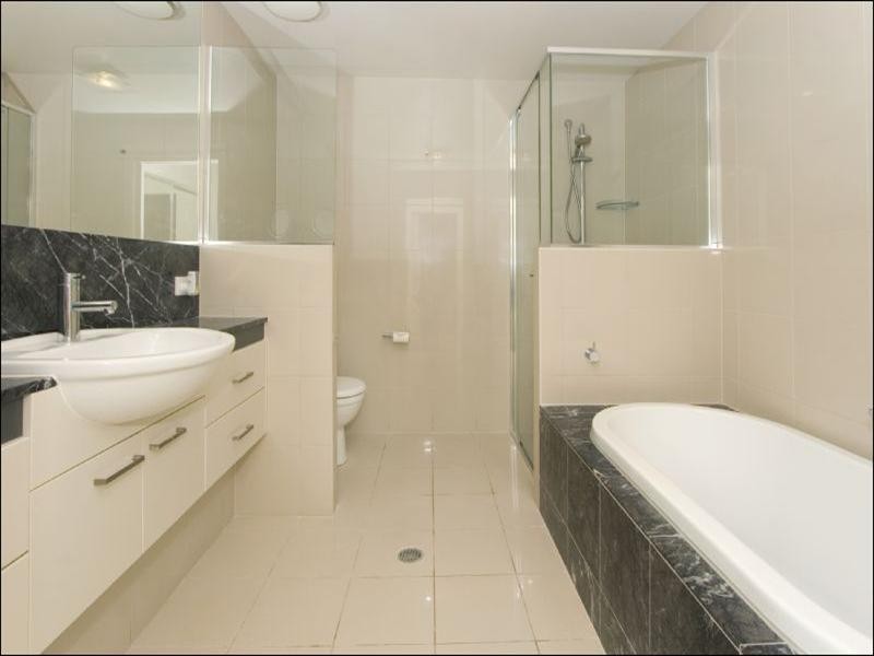 12/98 Thorn Street, Kangaroo Point QLD 4169