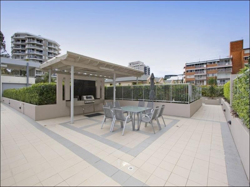 12/98 Thorn Street, Kangaroo Point QLD 4169