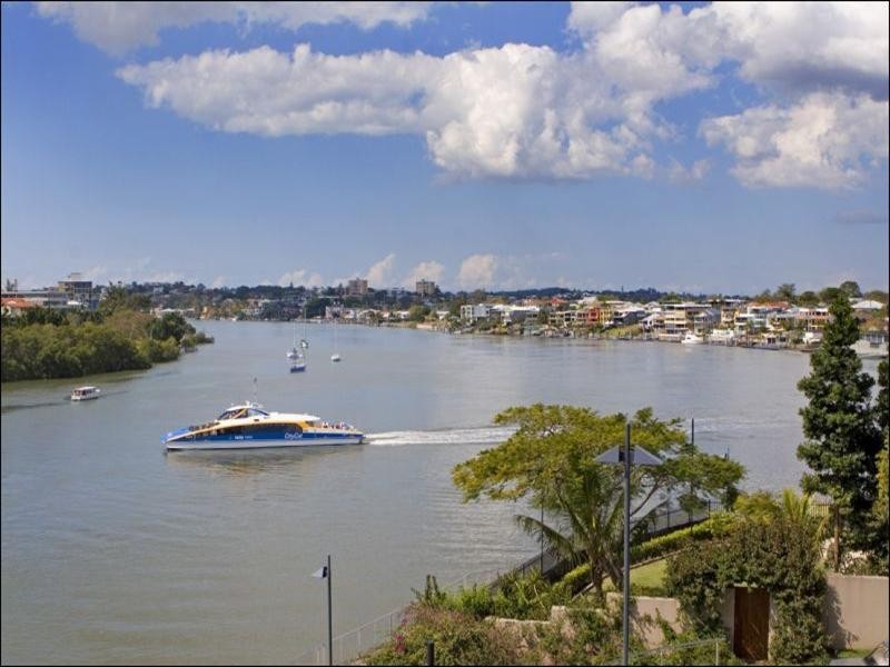 12/98 Thorn Street, Kangaroo Point QLD 4169