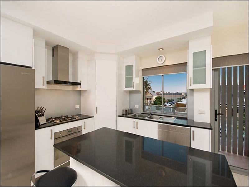 4/215 Wellington Road, East Brisbane QLD 4169