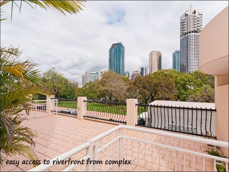 8/165 Main Street, Kangaroo Point QLD 4169