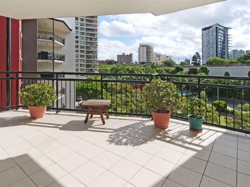 126/15 Goodwin Street, Kangaroo Point QLD 4169