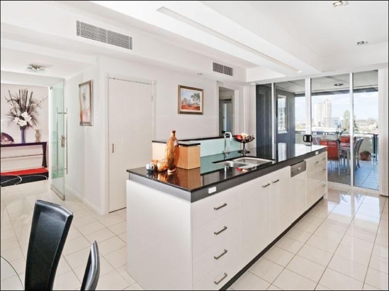 38/98 Thorn Street, Kangaroo Point QLD 4169