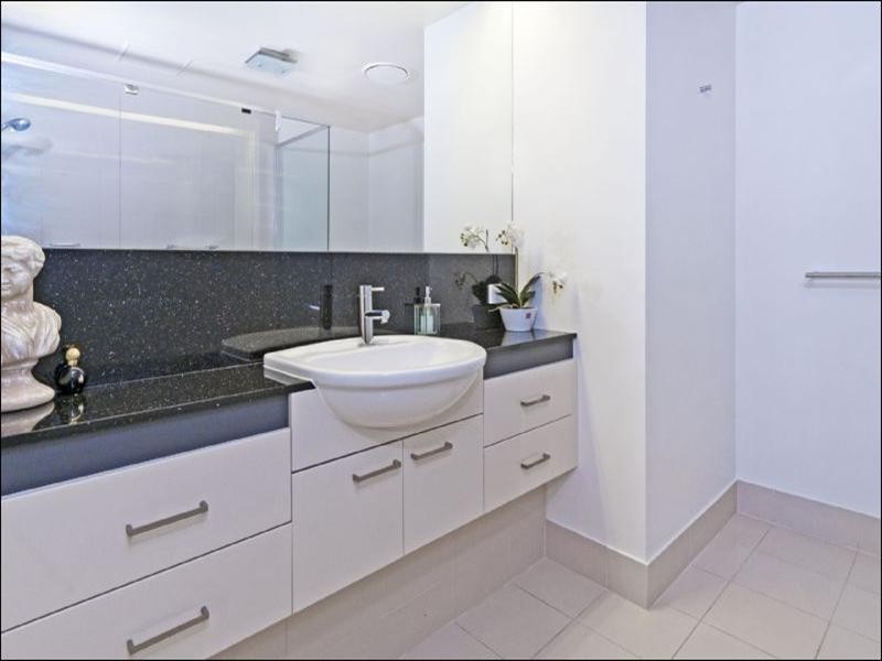 38/98 Thorn Street, Kangaroo Point QLD 4169