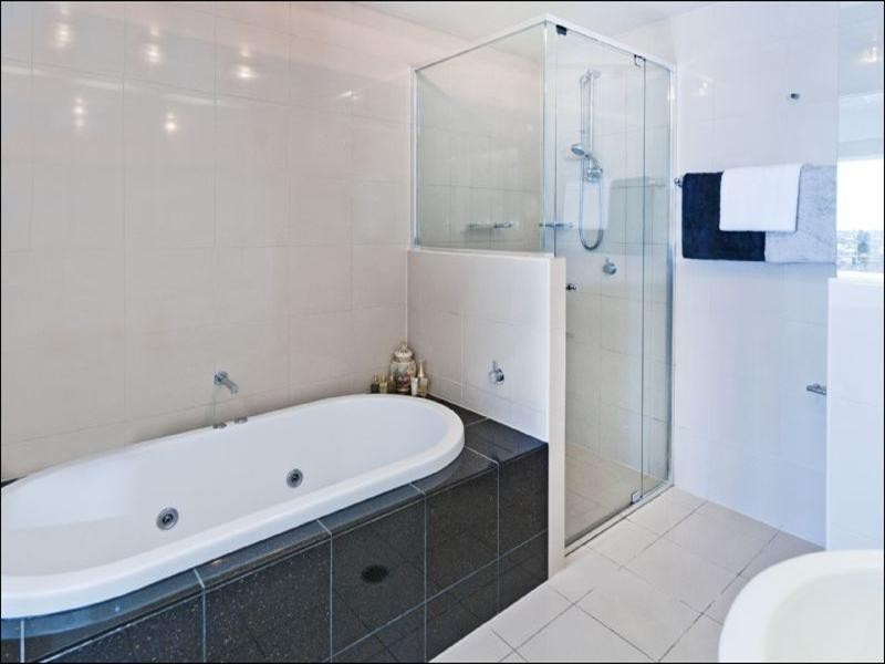 38/98 Thorn Street, Kangaroo Point QLD 4169