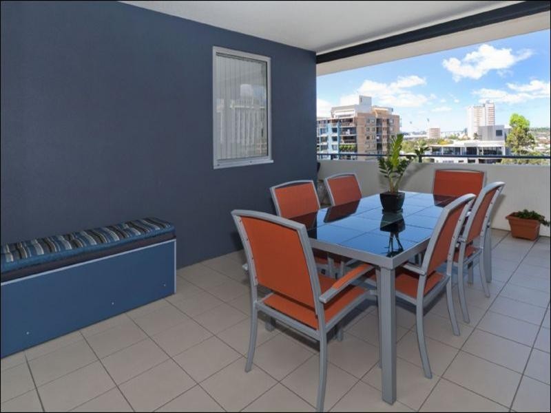 38/98 Thorn Street, Kangaroo Point QLD 4169