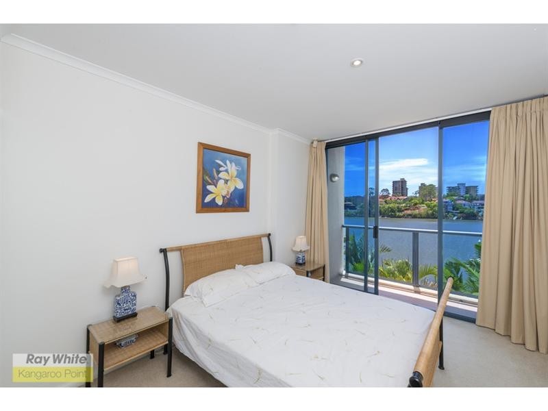 10/8 Goodwin Street, Kangaroo Point QLD 4169
