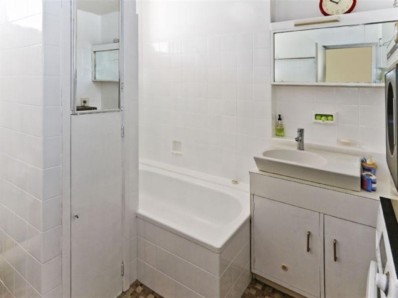 63/64 Thorn Street, Kangaroo Point QLD 4169