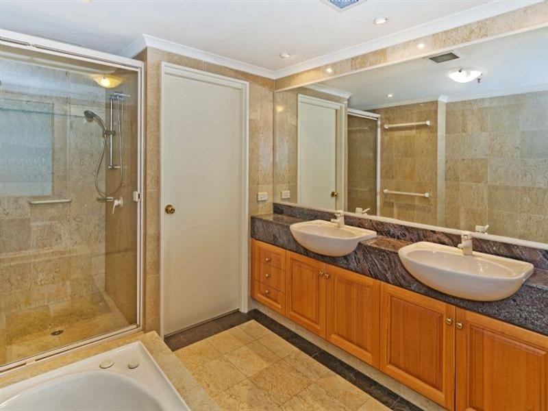 33/8 Goodwin Street, Kangaroo Point QLD 4169