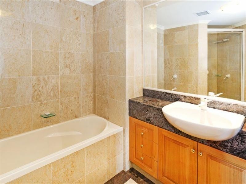 33/8 Goodwin Street, Kangaroo Point QLD 4169