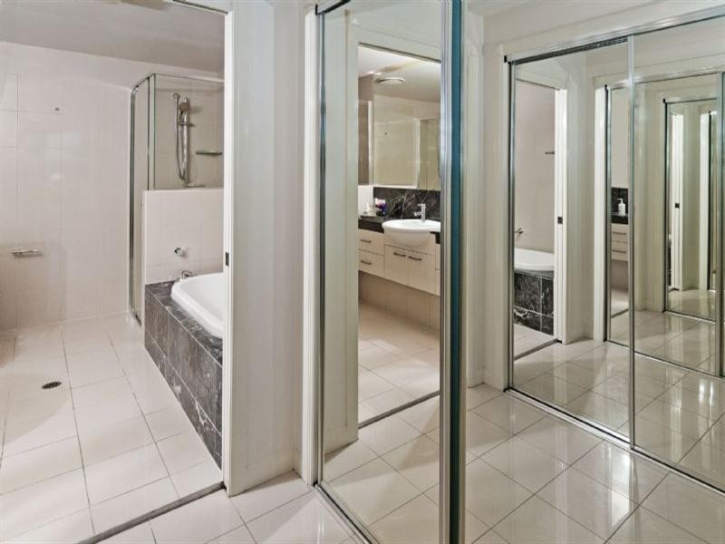 12/98 Thorn Street, Kangaroo Point QLD 4169