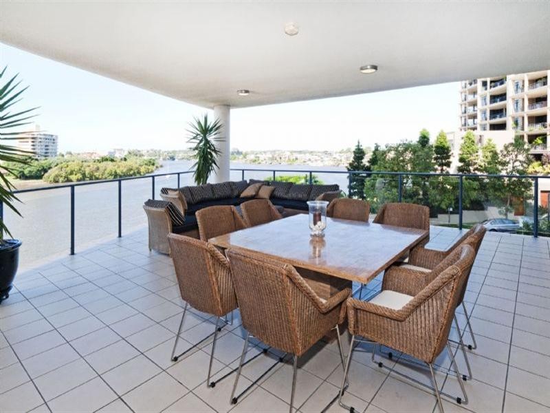 12/98 Thorn Street, Kangaroo Point QLD 4169