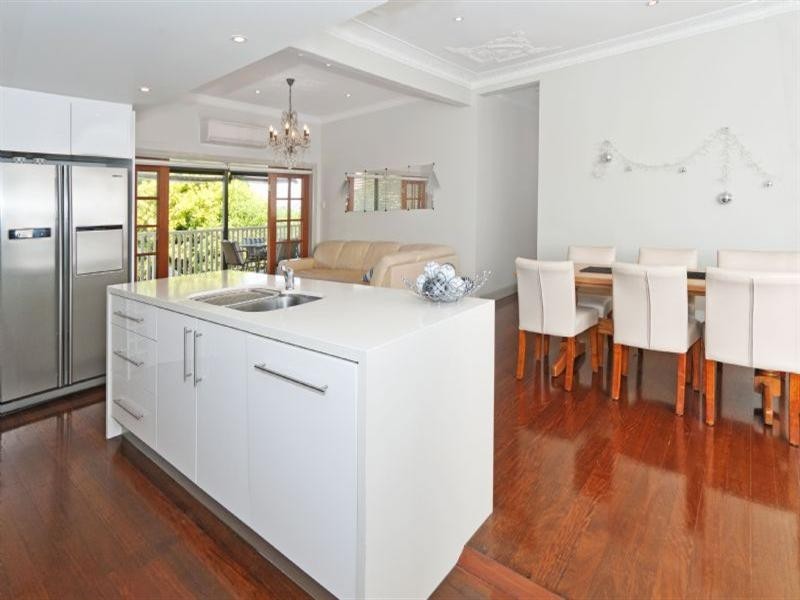 43 Mossgrove Street, Woolloongabba QLD 4102