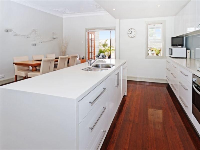 43 Mossgrove Street, Woolloongabba QLD 4102