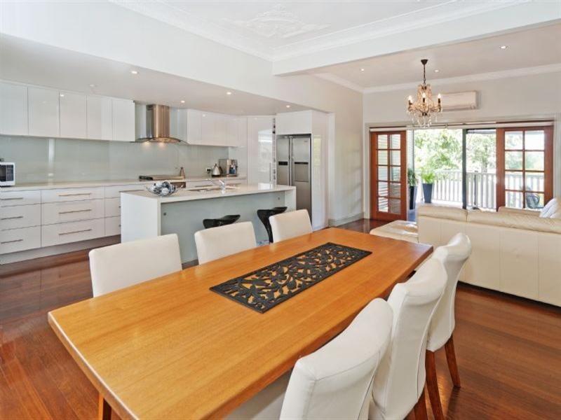 43 Mossgrove Street, Woolloongabba QLD 4102