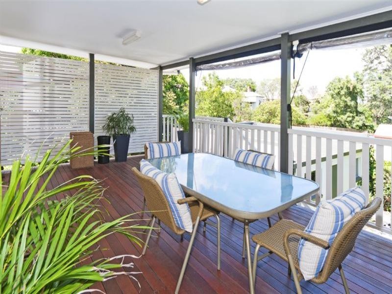 43 Mossgrove Street, Woolloongabba QLD 4102