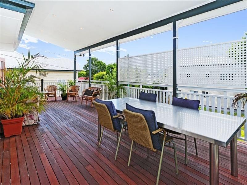 43 Mossgrove Street, Woolloongabba QLD 4102