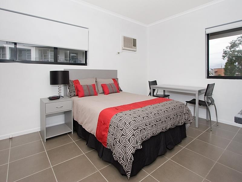 75 Thorn Street, Kangaroo Point QLD 4169
