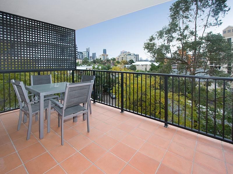 75 Thorn Street, Kangaroo Point QLD 4169