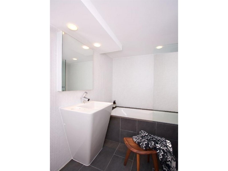 113/98 Holman Street, Kangaroo Point QLD 4169