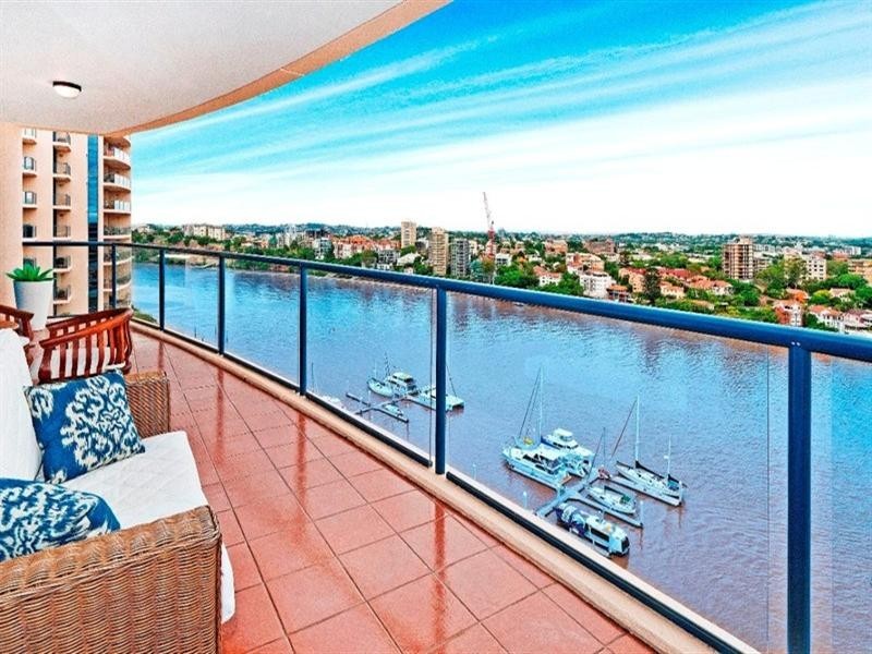 2 Goodwin Street, Kangaroo Point QLD 4169