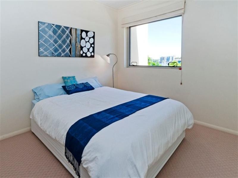 50 Rotherham Street, Kangaroo Point QLD 4169