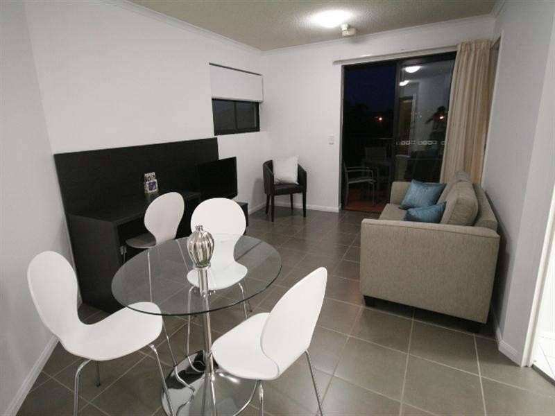 75 Thorn Street, Kangaroo Point QLD 4169
