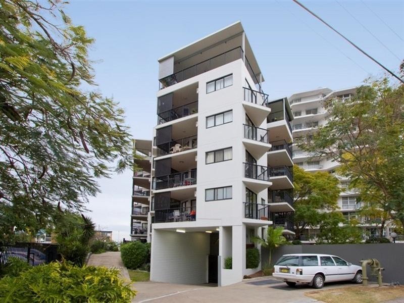 75 Thorn Street, Kangaroo Point QLD 4169