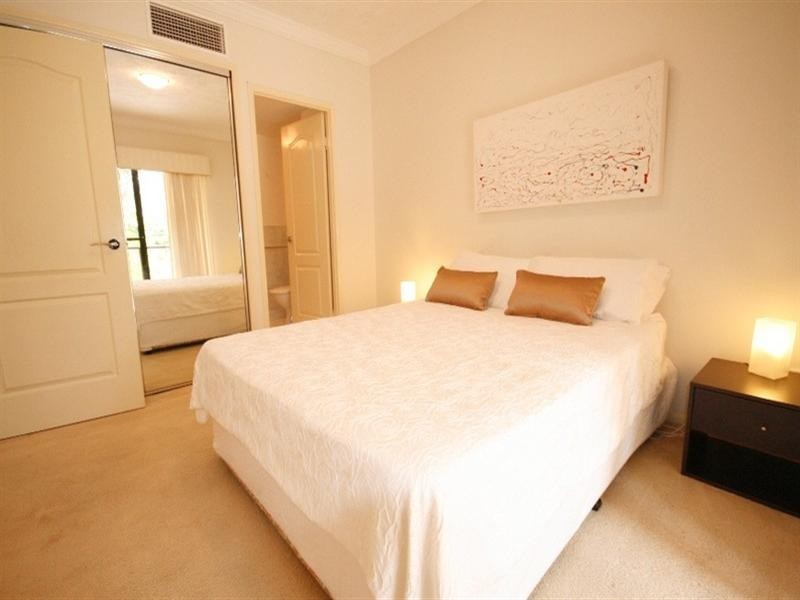 165 Main Street, Kangaroo Point QLD 4169