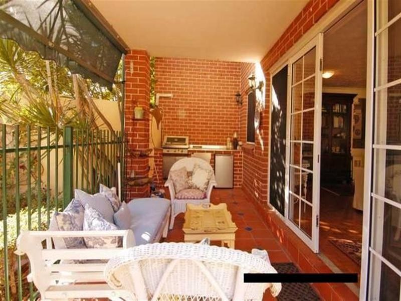 106 Racecourse Road, Ascot QLD 4007