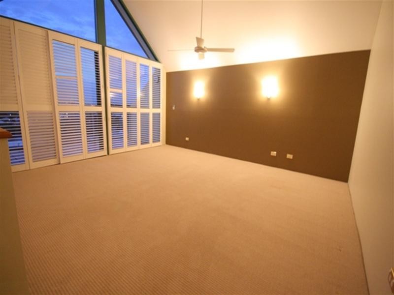 10 Park Avenue, Kangaroo Point QLD 4169