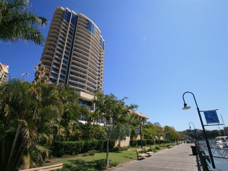 8 Goodwin Street, Kangaroo Point QLD 4169