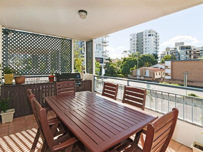 15/239 Shafston Avenue, Kangaroo Point QLD 4169
