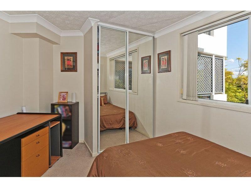 15/239 Shafston Avenue, Kangaroo Point QLD 4169