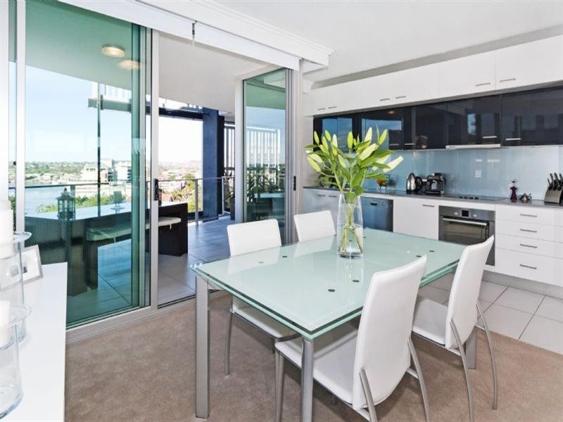 64/82 O’Connell Street, Kangaroo Point QLD 4169