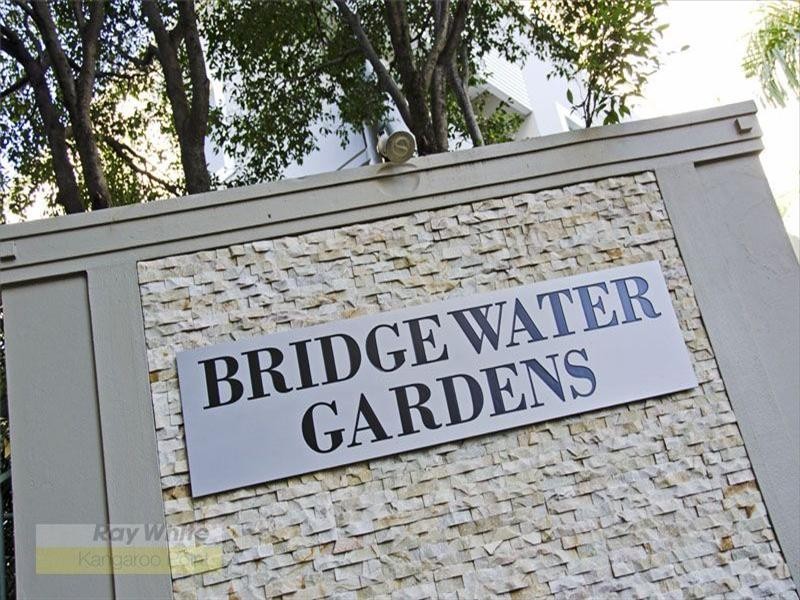 34/10 Goodwin Street, Kangaroo Point QLD 4169