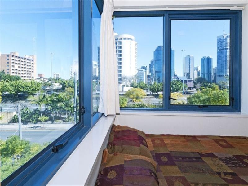 27/45 Deakin Street, Kangaroo Point QLD 4169