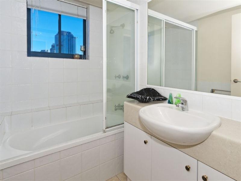 27/45 Deakin Street, Kangaroo Point QLD 4169