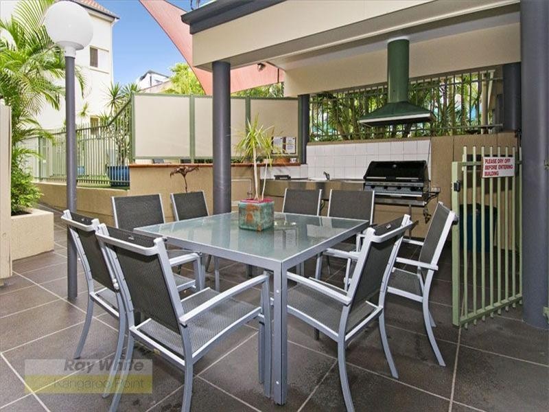 114/85 Deakin Street, Kangaroo Point QLD 4169