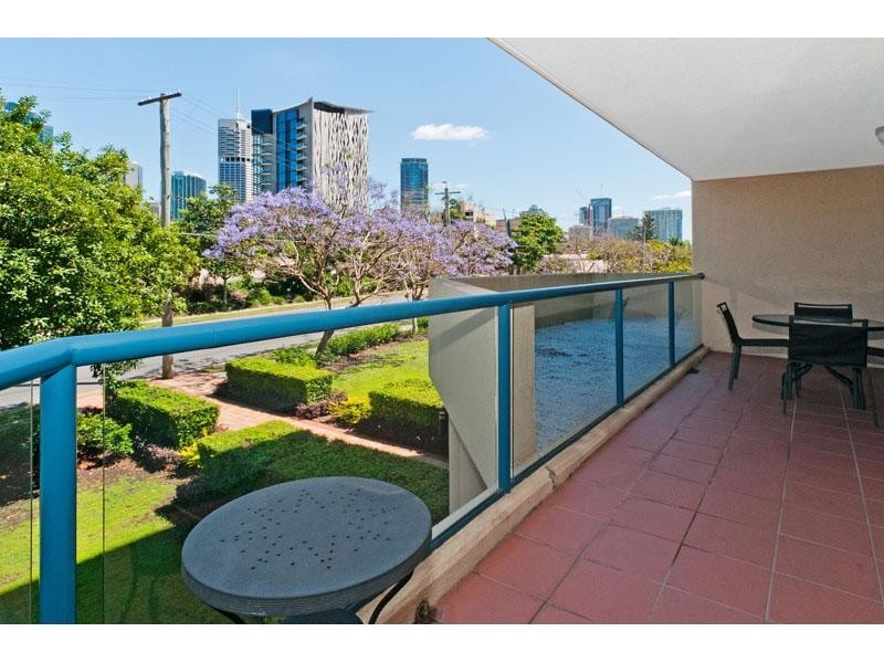 45 Deakin Street, Kangaroo Point QLD 4169