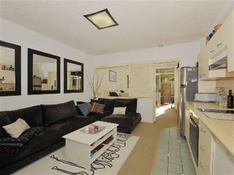 85 Deakin Street, Kangaroo Point QLD 4169