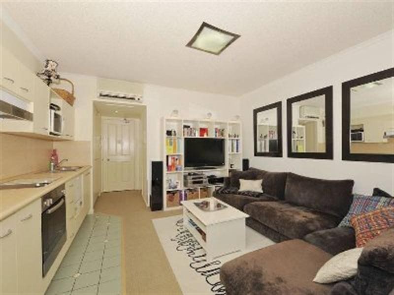 85 Deakin Street, Kangaroo Point QLD 4169